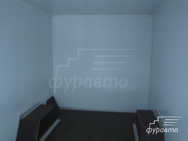 Внутри готовой будки на пикап Внутри готовой будки на пикап