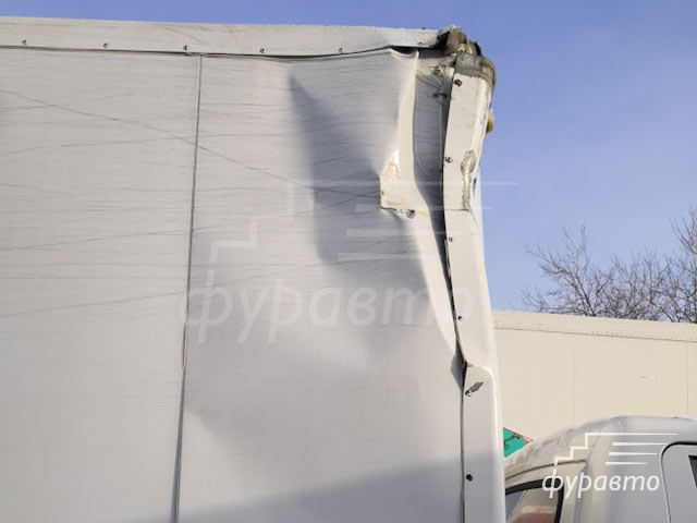 вид на повреждения сбоку